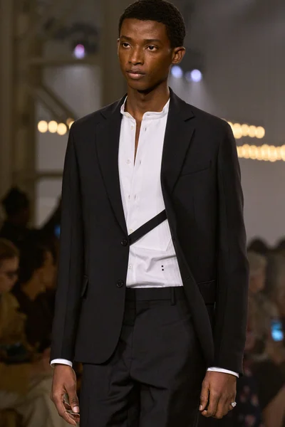Look 17